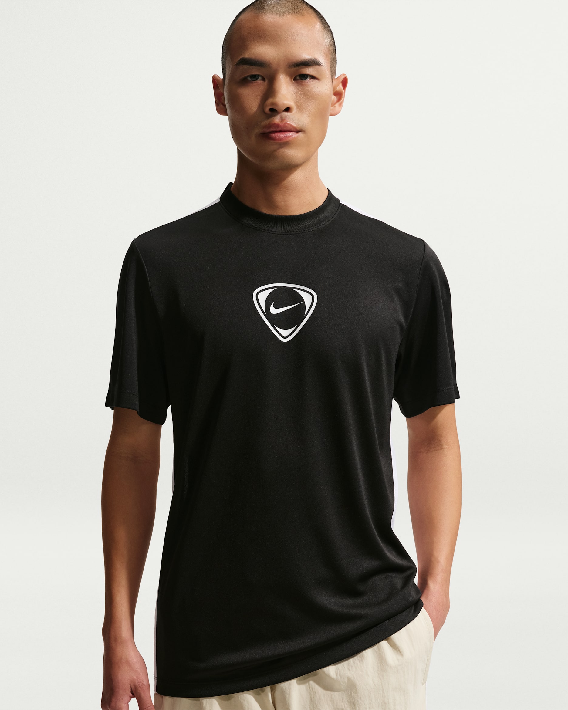 NIKE公式】ナイキ アカデミー+ メンズ Dri-FIT ショートスリーブ NIKE公式】ナイキ アカデミー+ メンズ Dri-FIT ショートスリーブ